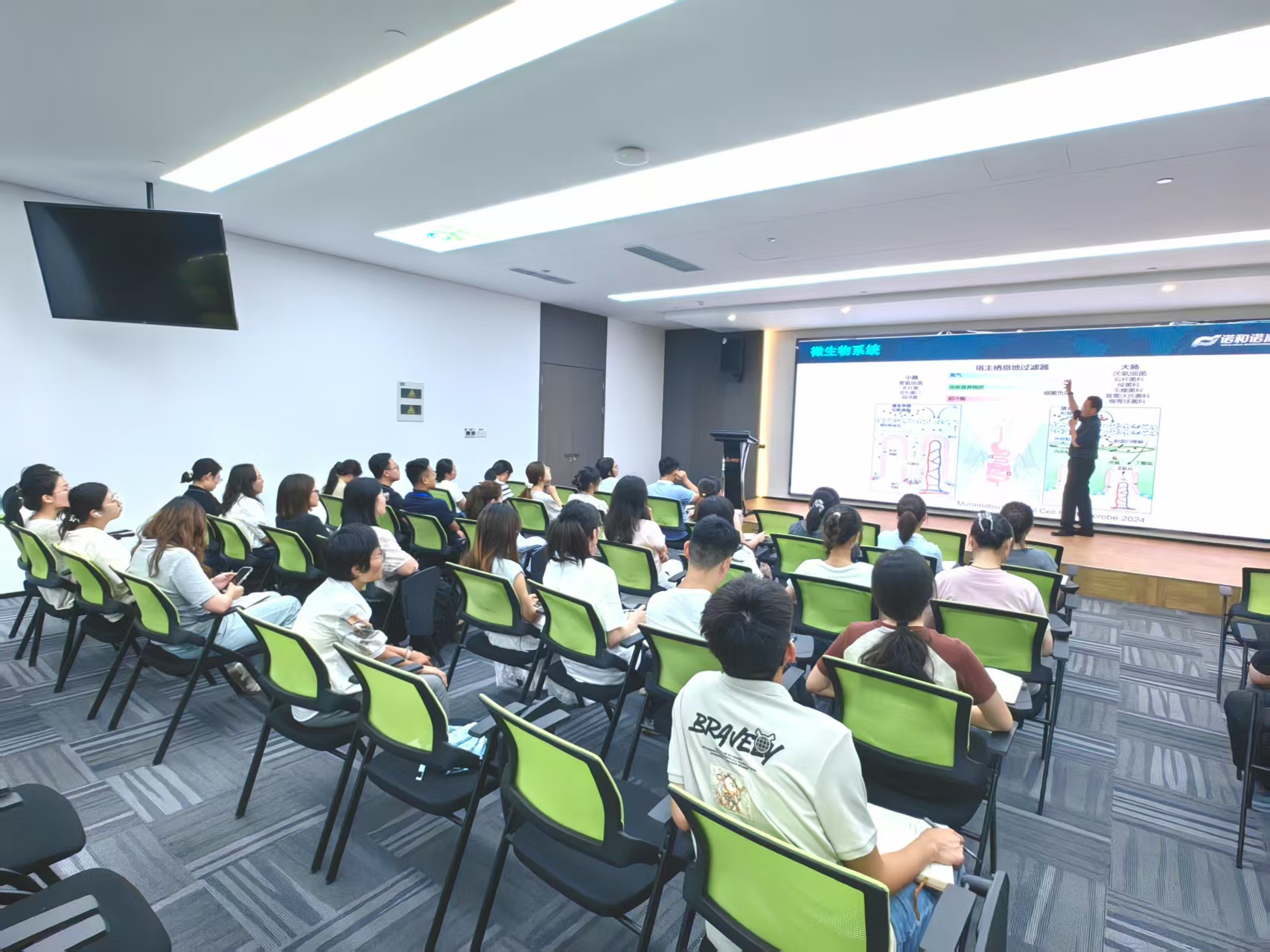 1753577318104109.jpg 501753576899_.pic.jpg